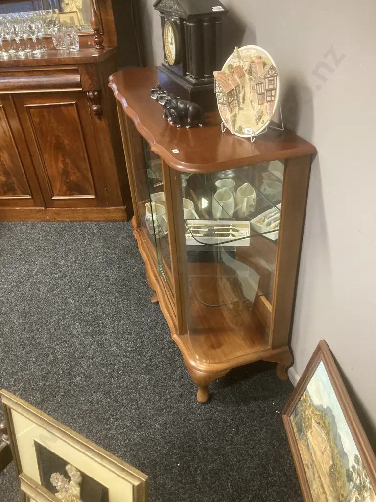 Mahogany & Curved Glass China Display Cabinet, Cabriole Legs, Glass Shelves, Mirror Backed, H90 W120 D37cm, With Key Image 1++