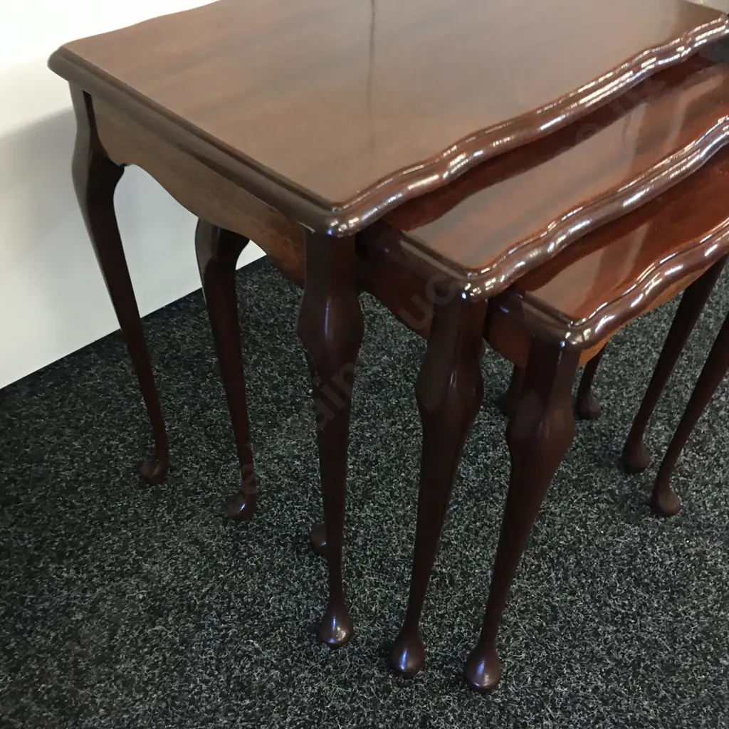 Mahogany Nest Of Tables Cabriole Legs Image 1++