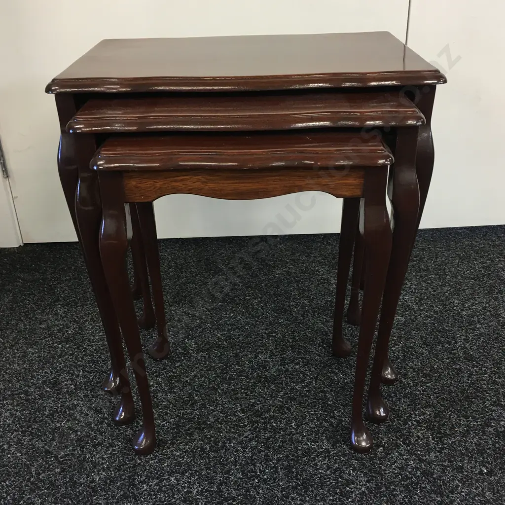 Mahogany Nest Of Tables Cabriole Legs Image 1++