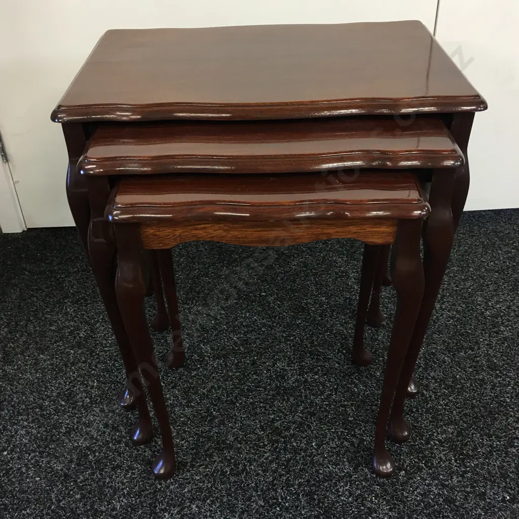 Mahogany Nest Of Tables Cabriole Legs Image 1++