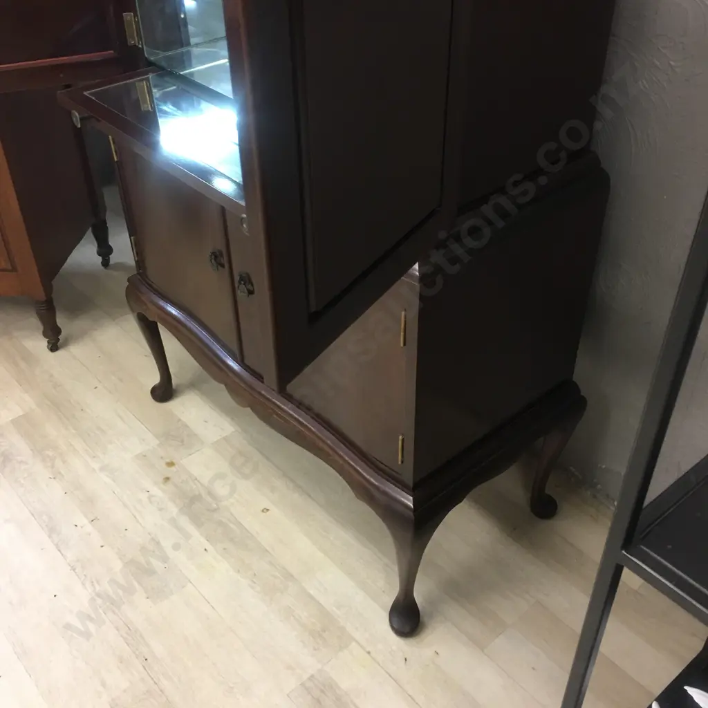Queen Anne Mahogany Cocktail Cabinet, Mirrored, Cabriole Legs, Glass Shelves & Slide Out Glass Shelf Image 1++