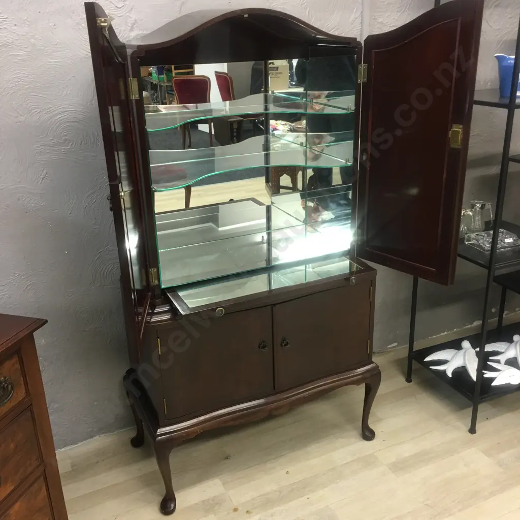 Queen Anne Mahogany Cocktail Cabinet, Mirrored, Cabriole Legs, Glass Shelves & Slide Out Glass Shelf Image 1++