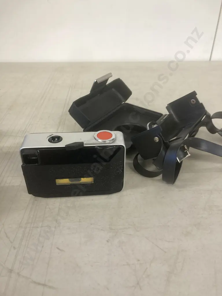 Vintage 1970s Agfa Agfamatic 100 Sensor Film Camera With Case, Achiever MEF-35 Camera Image 1++