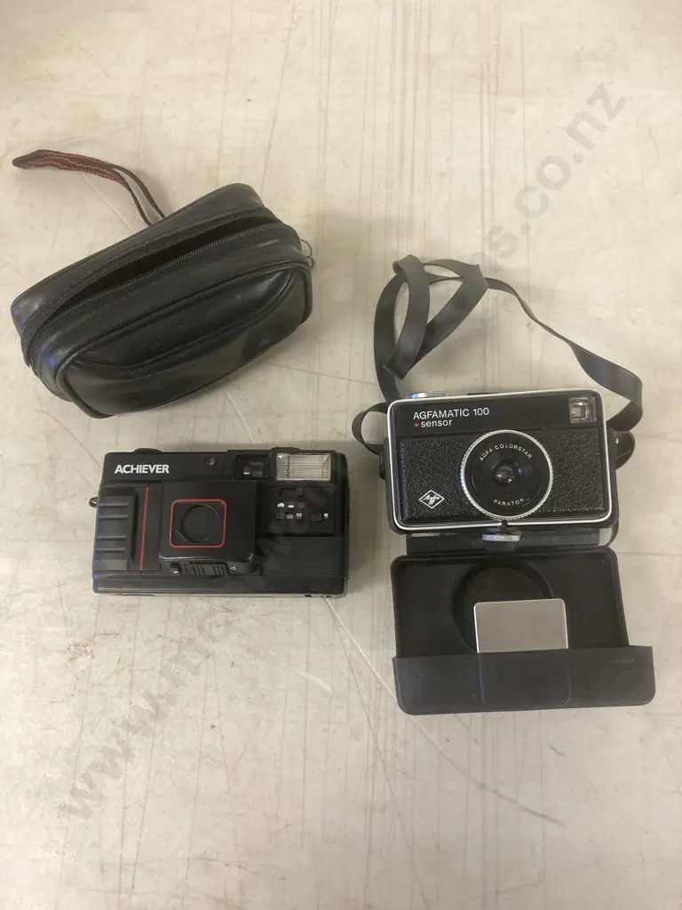 Vintage 1970s Agfa Agfamatic 100 Sensor Film Camera With Case, Achiever MEF-35 Camera Image 1++