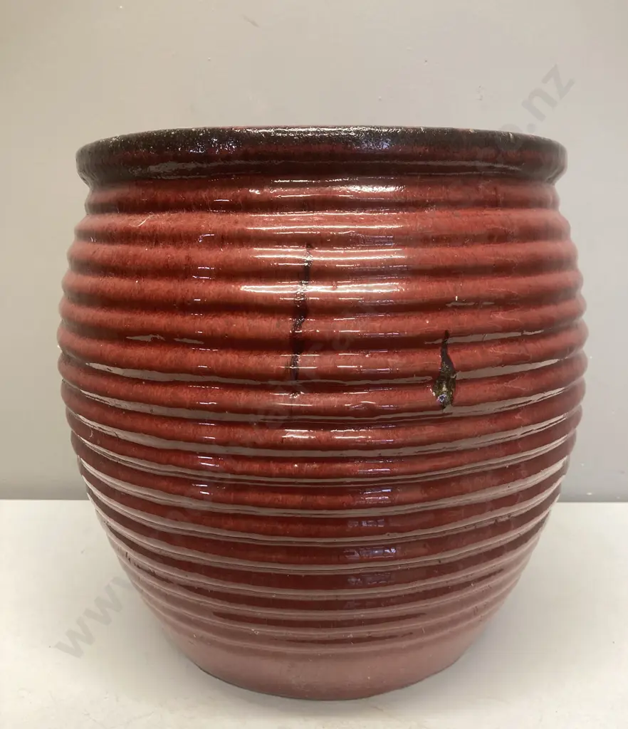 Red & Black Glazed Ceramic Planter, 36 x 37cm With Horizontal Ribbing. Small Black Colour Plant Pot Image 1++
