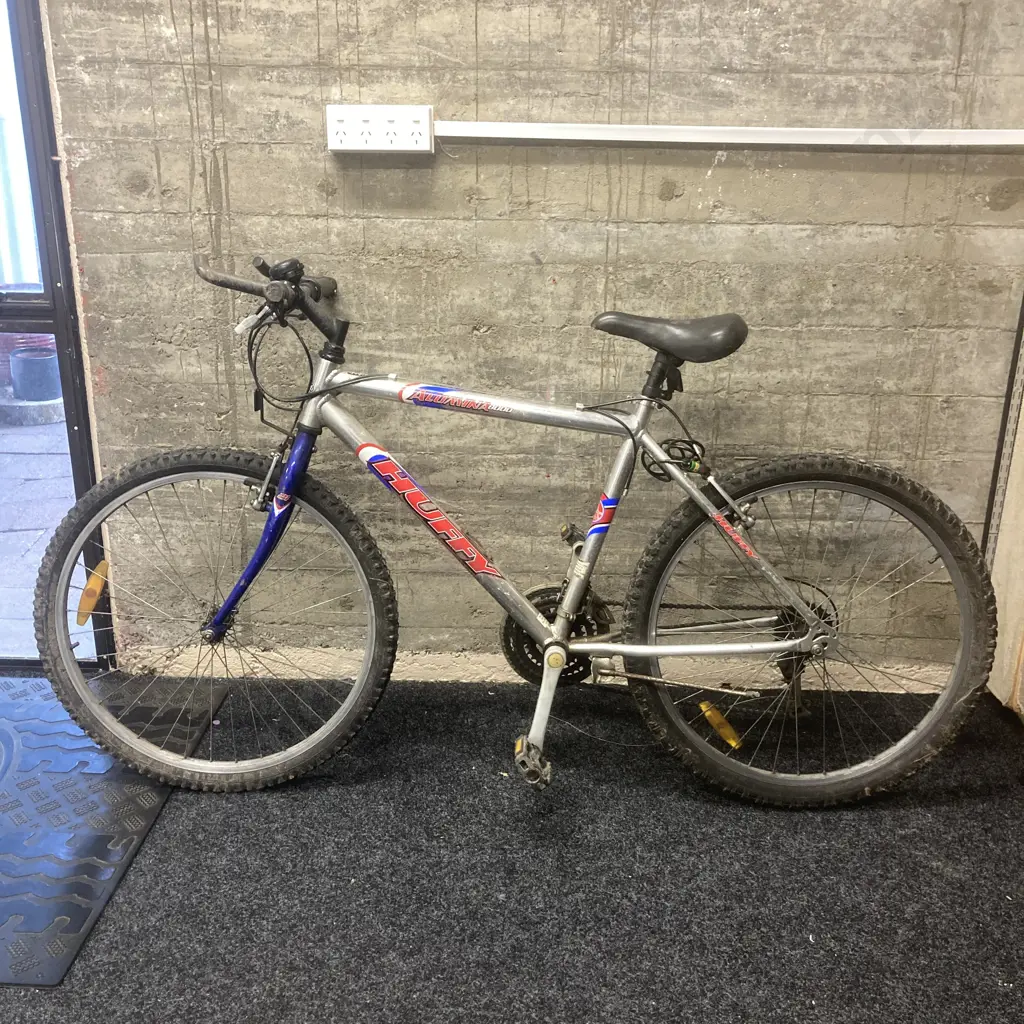 Huffy Alumina 8000 Silver & Red Mountain Bike Image 1++
