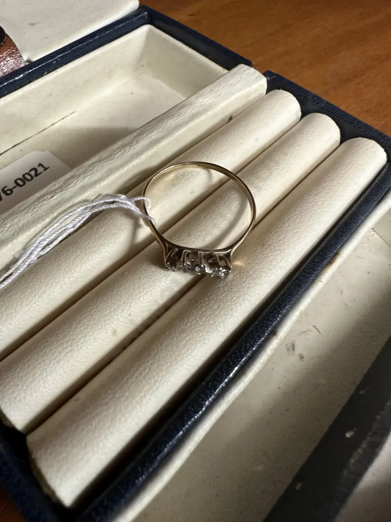Gold & Diamond Ring Stamped 9ct Image 1++