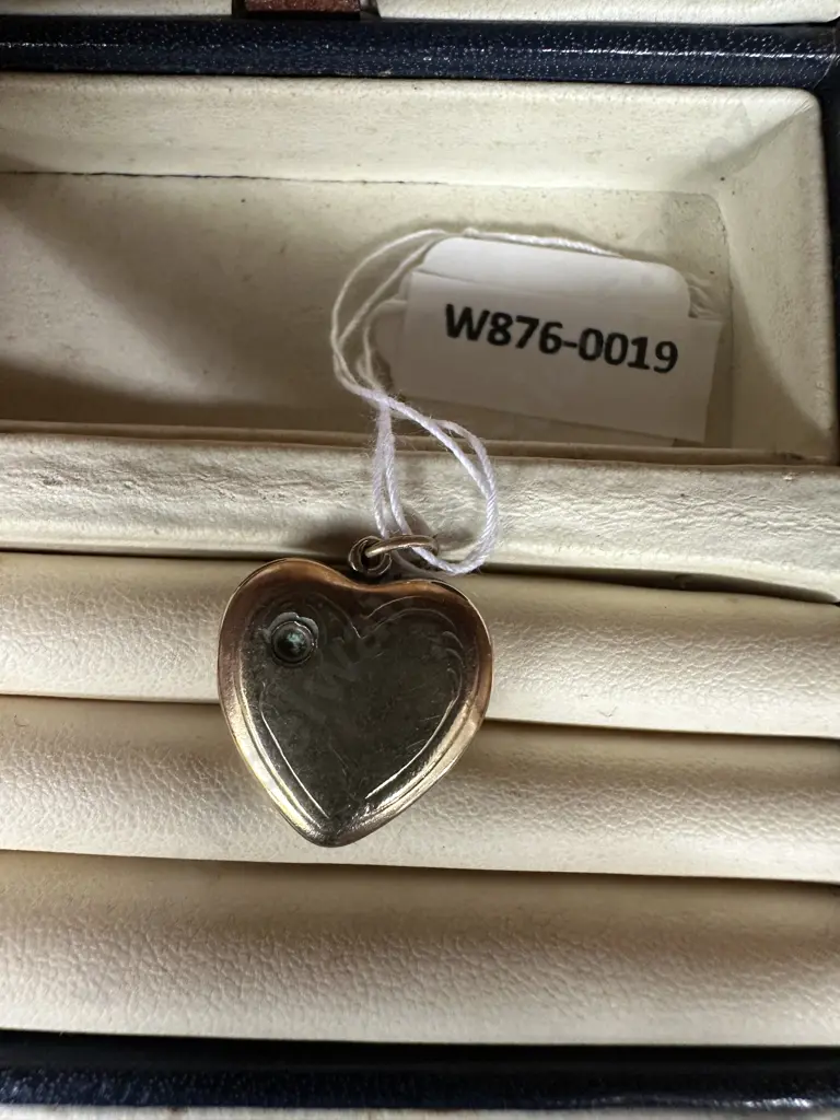 Gold Heart Locket Stamped 9ct As Found Condition Image 1++