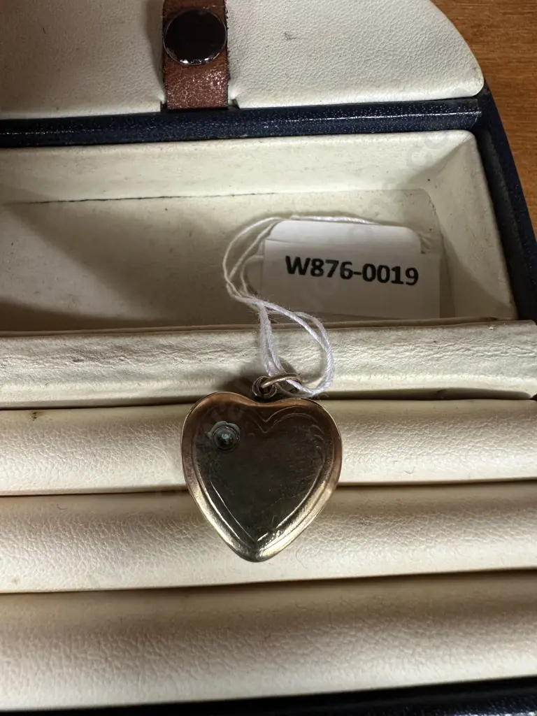 Gold Heart Locket Stamped 9ct As Found Condition Image 1++