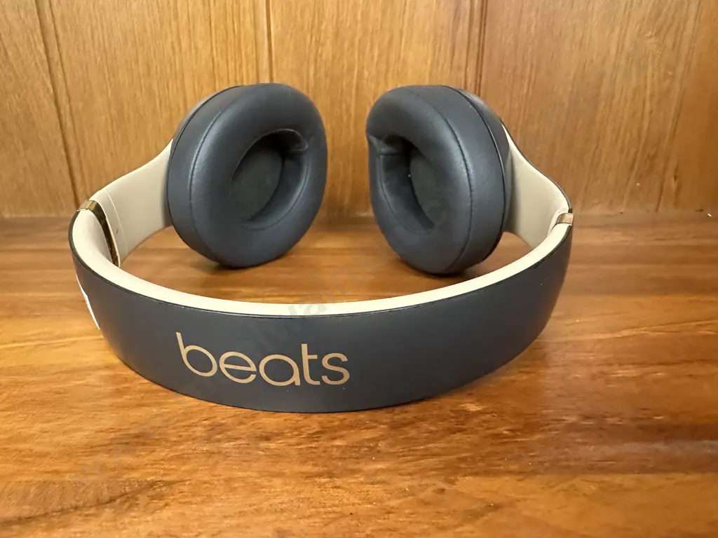 Beats Studio3 Wireless 'Skyline Collection' Over-ear Noise-Cancelling Headphones - Shadow Grey Image 1++