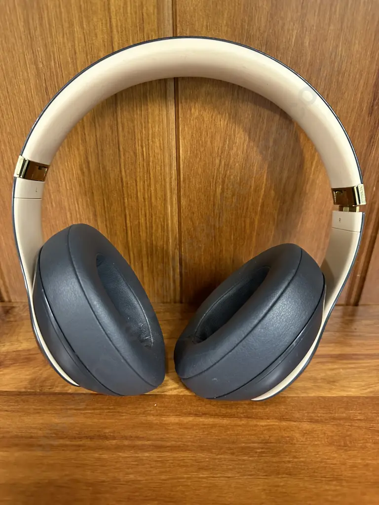 Beats Studio3 Wireless 'Skyline Collection' Over-ear Noise-Cancelling Headphones - Shadow Grey Image 1++