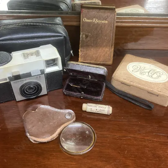 Kodak INSTAMATIC 25 Camera With Case, Made in England With Assorted Vintage Items