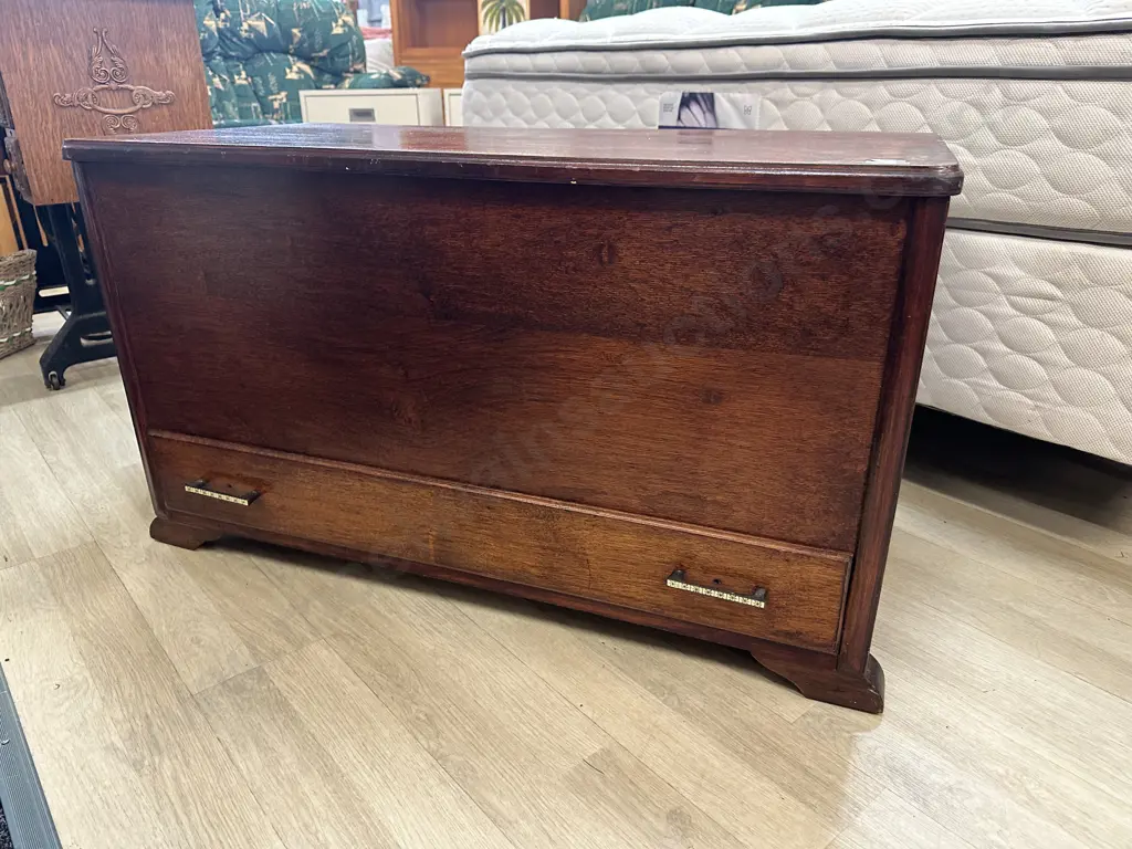 Vintage 1940s Stained Oak Glory Box With Inner Tray & Drawer In Base Image 1++