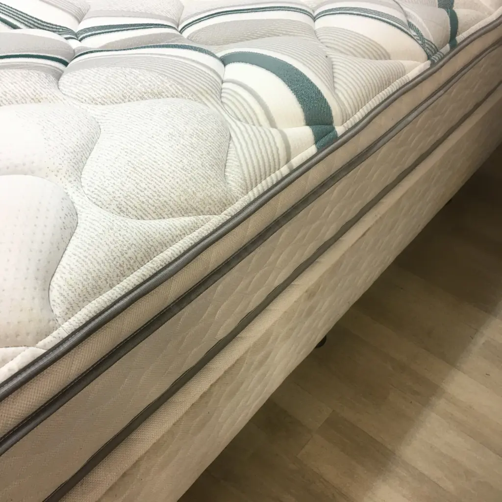 Sleepyhead Chiropractic Elite Sleep Medium Queensize Mattress & Base Image 1++