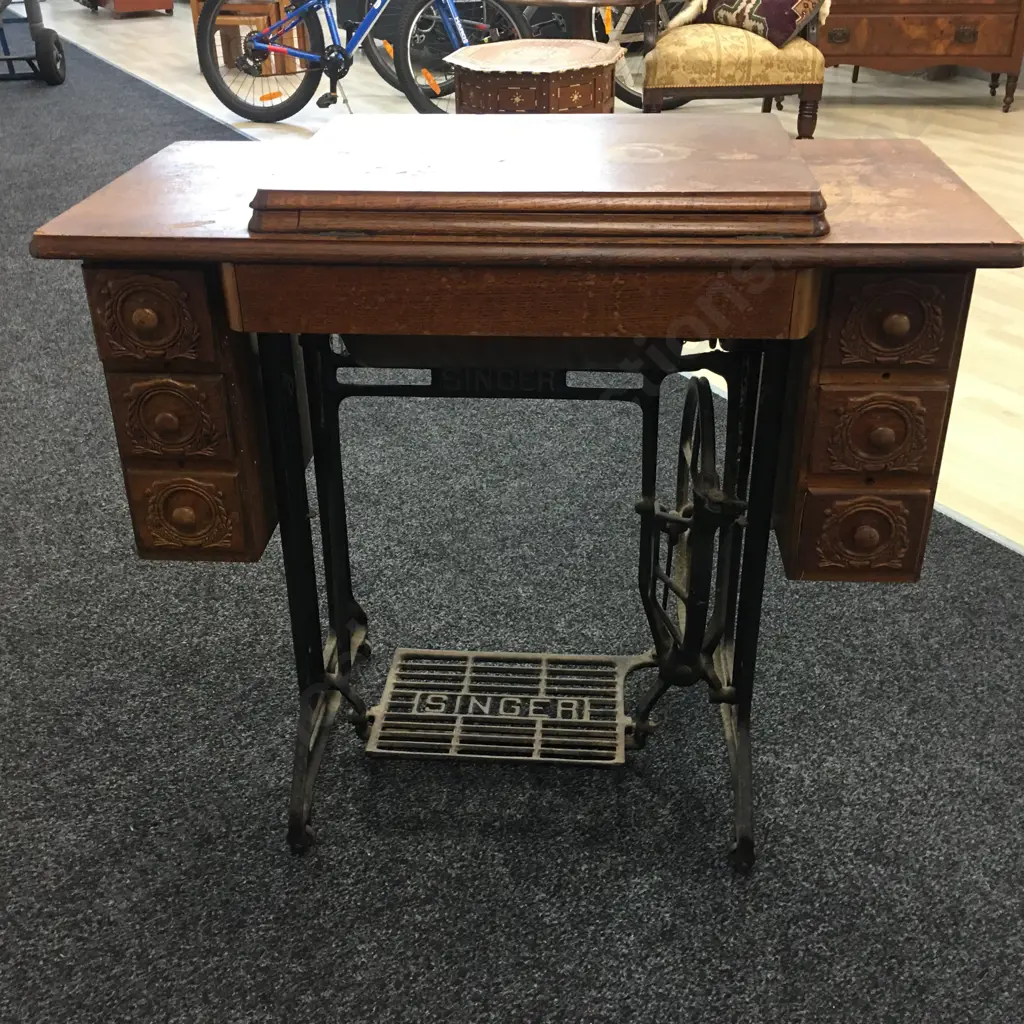 1937 Singer Treadle Sewing Machine Serial #EB616768 Image 1++