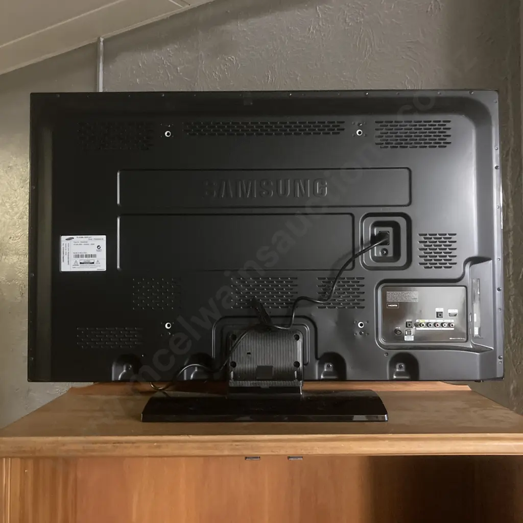 Samsung 43" Series 4 Plasma TV With Remote Control & Manual. Model PS43E450A1M Image 1++