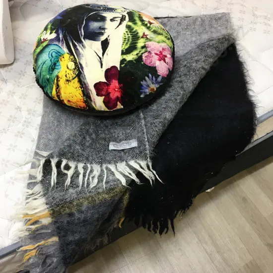Windermere Throw & Decorative Cushion