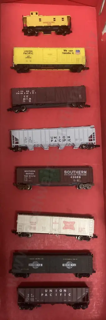 N Gauge Rolling Stock x 8 Image 1++