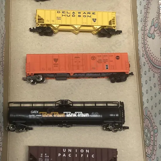 N Gauge Rolling Stock x 9