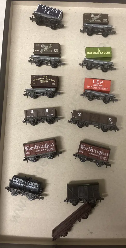 Peco England N Gauge Rolling Stock x 13 Image 1++