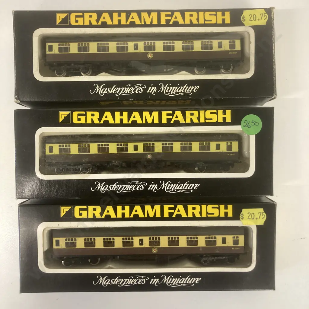 Graham Farish N Gauge #0684 BR 63ft Mk1. Corr. 2nd (SK) Brown / Cream WR, Boxed x 3 Image 1++