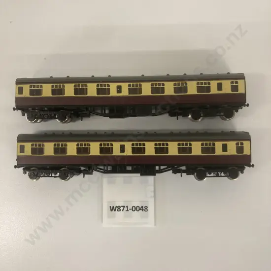 Graham Farish N Gauge #0684 BR 63ft Mk1. Corr. 2nd (SK) Maroon / Cream WR x 2