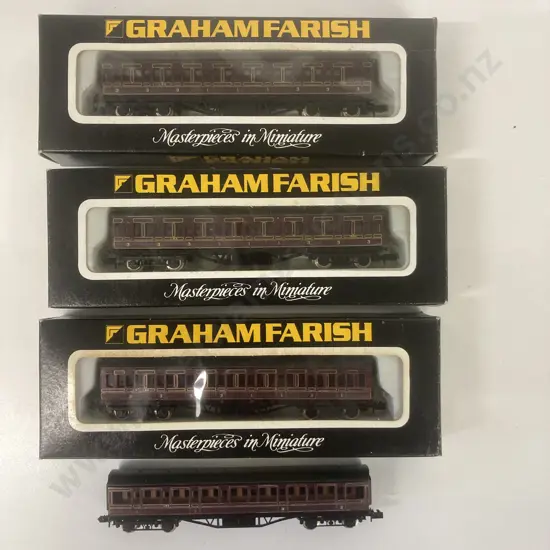 Graham Farish N Gauge #0606 57ft Suburban Coach LMS (Crimson Lake) x 4, 3 x Boxed