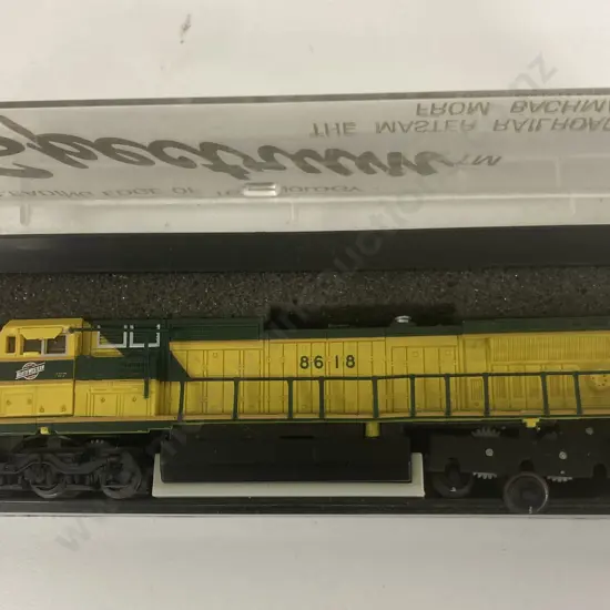 Bachmann Spectrum N Scale GE Dash 8 40CW Diesel Chicago Northwestern #8618, Boxed