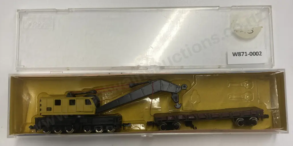 Boxed N Gauge Roco 2350 6-axle Crane Wagon with German Federal Railways (DB) Logo & Match Truck Image 1++