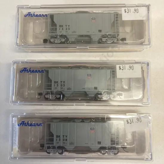 Athearn N Gauge #12061, 12062, 12063. PS 2600 2-Bay Covered Hoppers UP/MKT 1303, 1323, 1308, Boxed