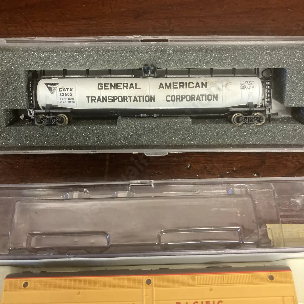 Athearn N Gauge 50' DD Box Car FMC Offset UP 300367, Atlas  Articulated Auto Carrier. 40925, Kato Freight Fuel Tank Etc Image 1++