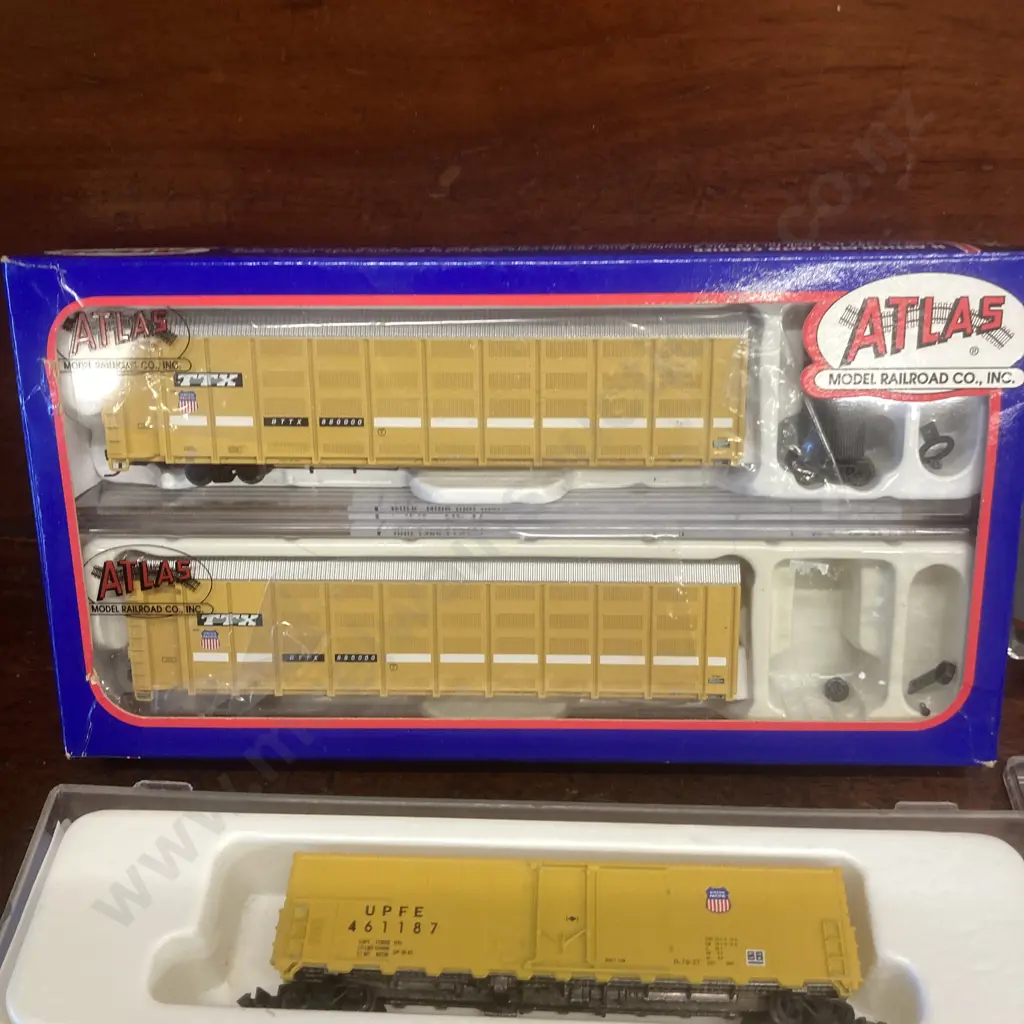 Athearn N Gauge 50' DD Box Car FMC Offset UP 300367, Atlas  Articulated Auto Carrier. 40925, Kato Freight Fuel Tank Etc Image 1++