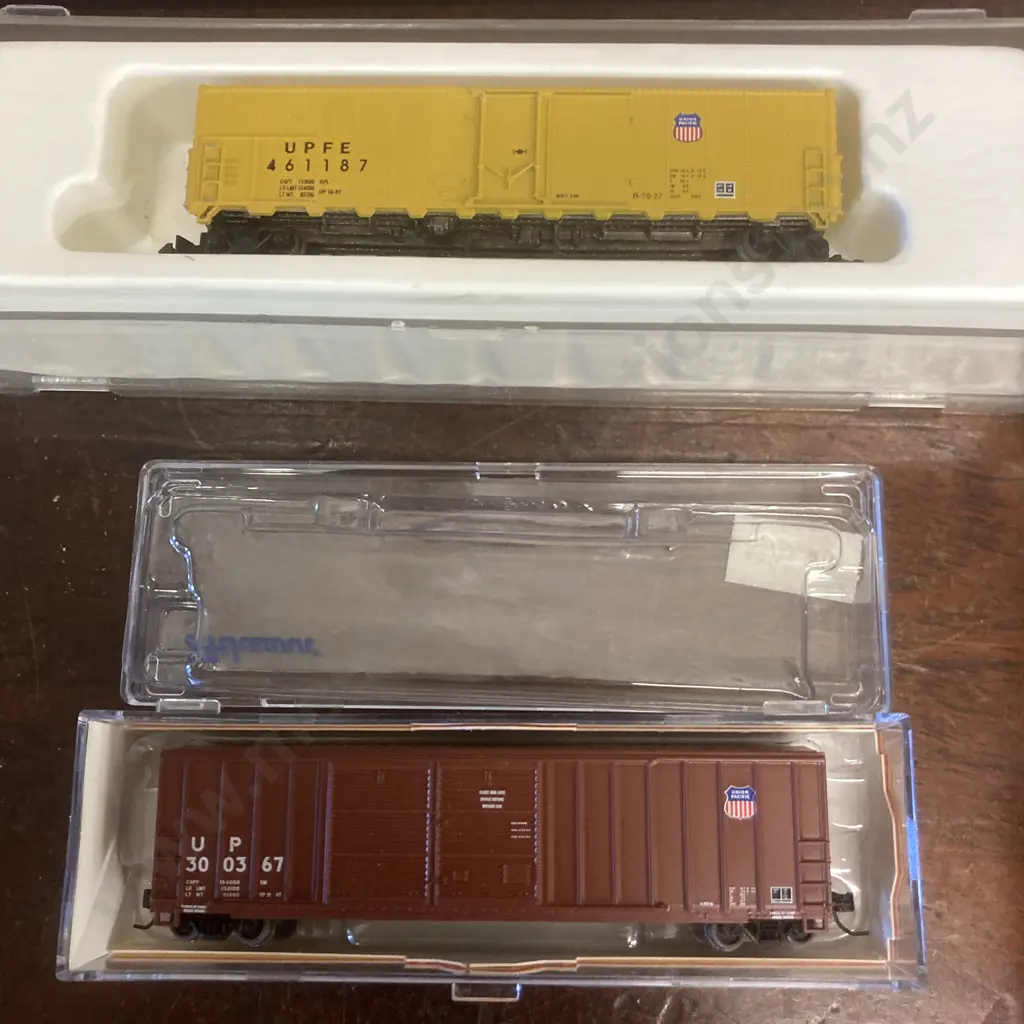 Athearn N Gauge 50' DD Box Car FMC Offset UP 300367, Atlas  Articulated Auto Carrier. 40925, Kato Freight Fuel Tank Etc Image 1++