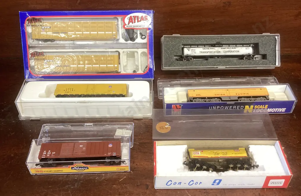 Athearn N Gauge 50' DD Box Car FMC Offset UP 300367, Atlas  Articulated Auto Carrier. 40925, Kato Freight Fuel Tank Etc Image 1++