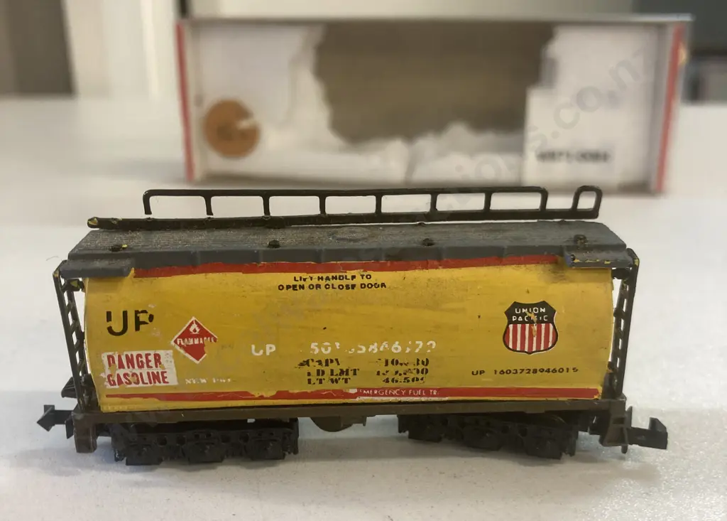 Kato Japan N Scale Freight Fuel Tank, Boxed(Sold With -058) Image 1++