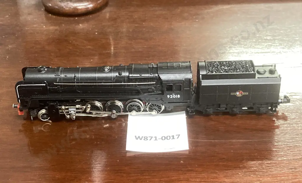 Minitrix N207 Class 9F 2-10-0 92018 in British Railways black Image 1++
