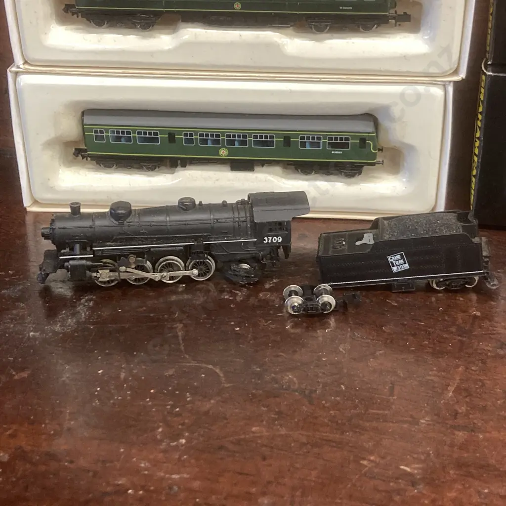 N Scale Atlas (Italy) GTW Grand Trunk Western 4-6-2 Steam Locomotive #3709 (As Found) 5 x Assorted Grafar  Rolling Stock Image 1++