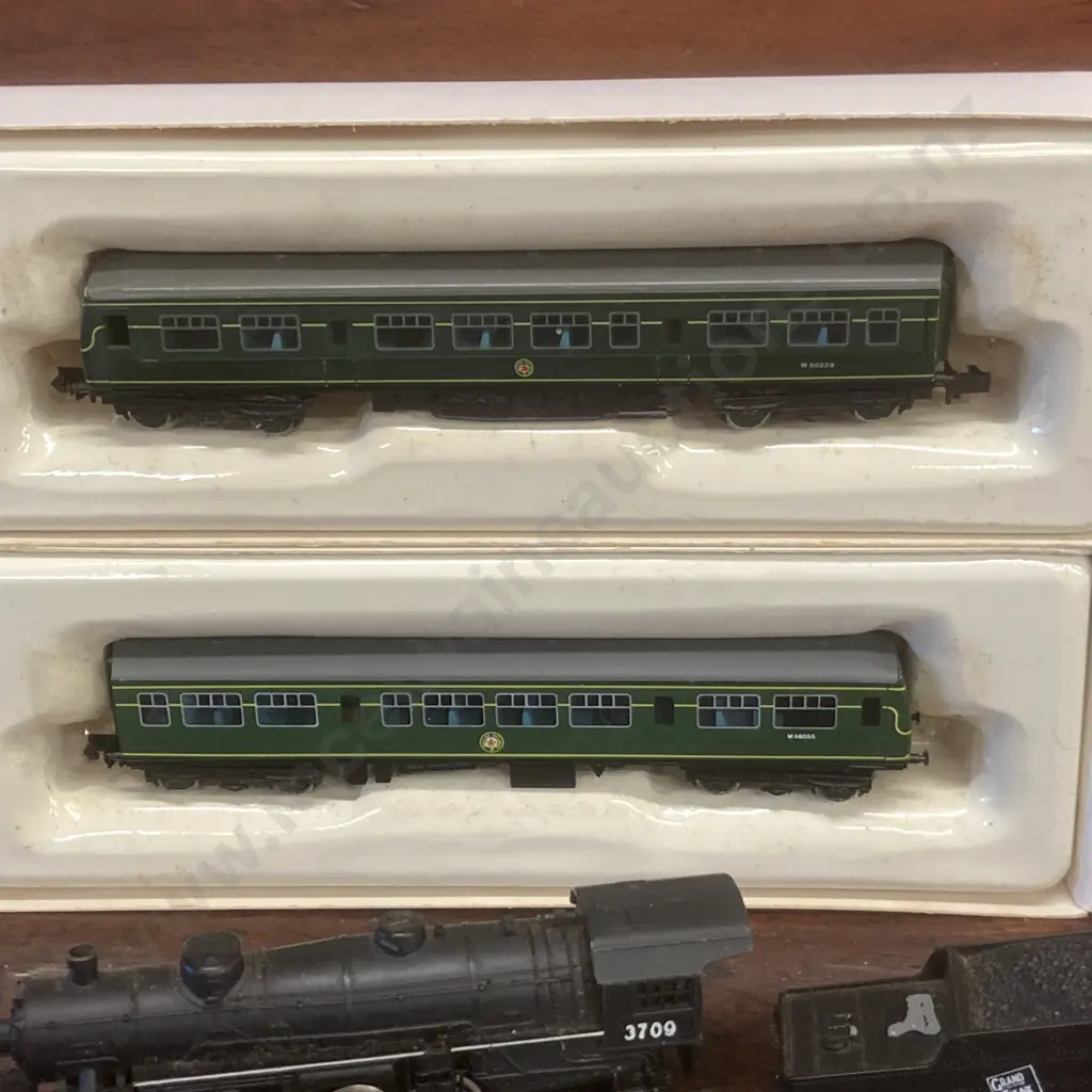N Scale Atlas (Italy) GTW Grand Trunk Western 4-6-2 Steam Locomotive #3709 (As Found) 5 x Assorted Grafar  Rolling Stock Image 1++