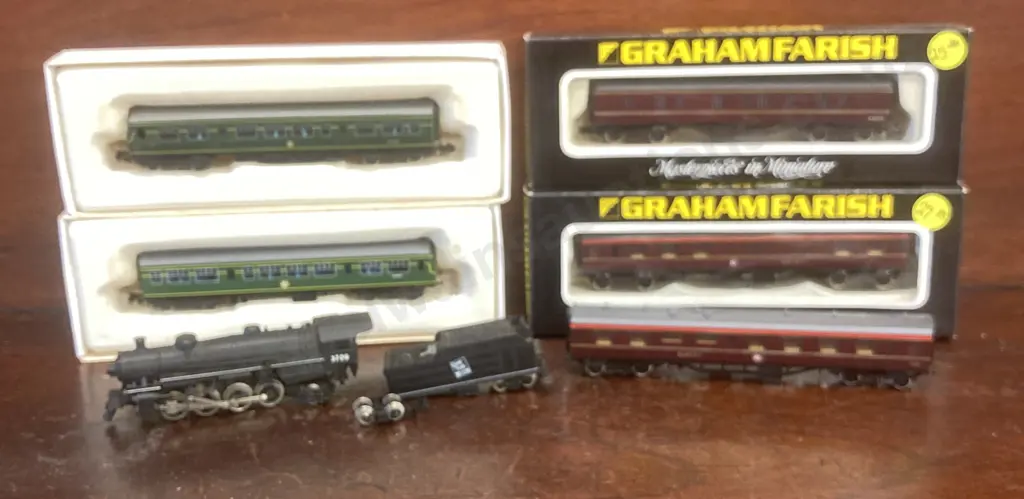 N Scale Atlas (Italy) GTW Grand Trunk Western 4-6-2 Steam Locomotive #3709 (As Found) 5 x Assorted Grafar  Rolling Stock Image 1++