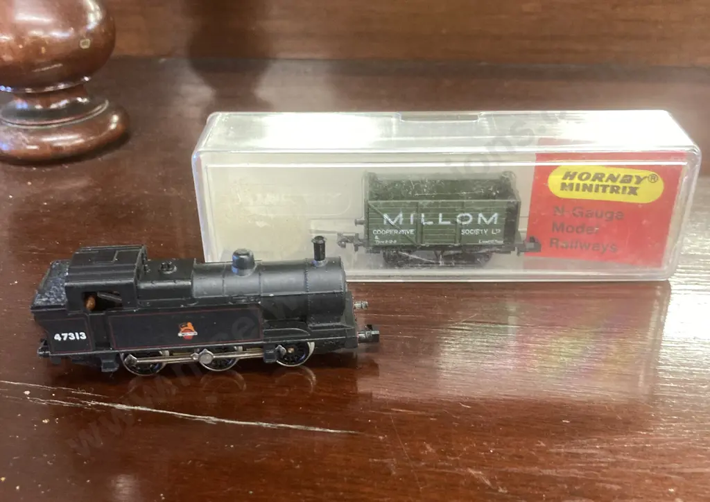 Minitrix N205 N Gauge 0-6-0 No.47313 in British Railways Black & Boxed N512 8-Plank Open Wagon - 'Millom Co-op' Image 1++
