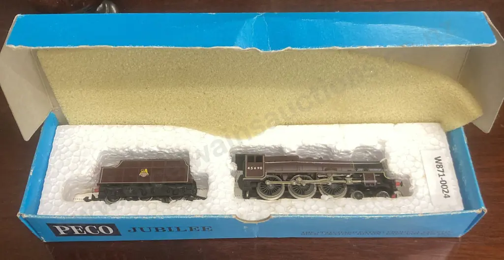 Vintage Peco N Gauge NL-22 Jubilee Steam Loco British Railways Maroon Livery Boxed Image 1++