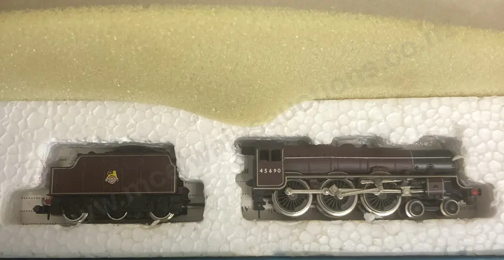 Vintage Peco N Gauge NL-22 Jubilee Steam Loco British Railways Maroon Livery Boxed Image 1++