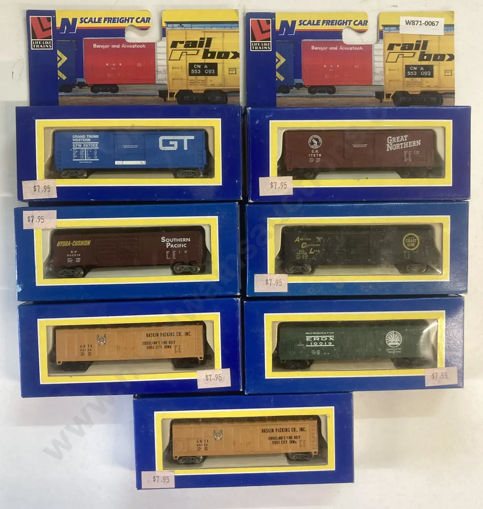 N Scale Life-Like Boxed Freight Cars x 7 Image 1++