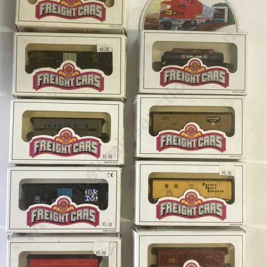 N Scale Bachmann Union Pacific UP #206 Wide-Vision Caboose & 8 Rolling Stock, Boxed