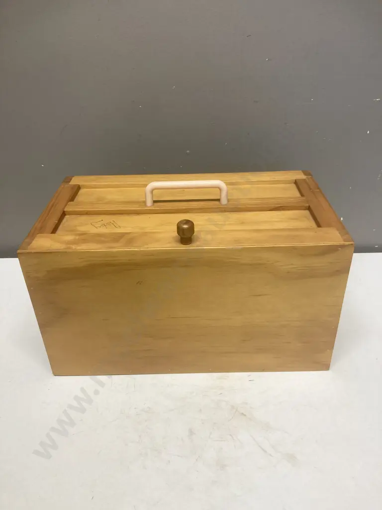Wooden Case With 5 Drawers, Spacing In Trays Adjusts (Used For N Gauge Railway) Image 1++