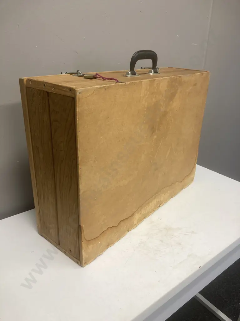 Wooden Case With 3 Lift Out Trays, Lockable, Spacing In Trays Adjusts (Used For N Gauge Railway) Image 1++