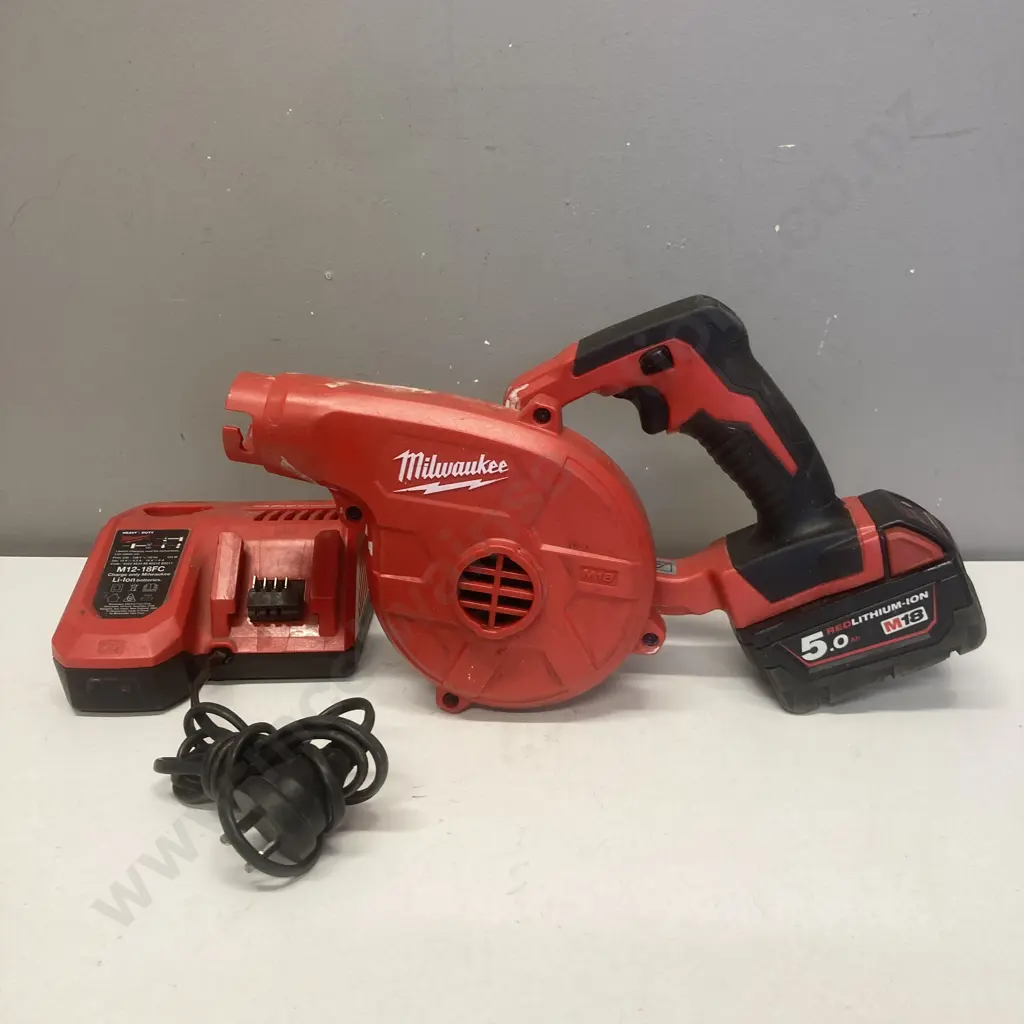 Milwaukee M18 BBL 18V Blower, 5.0Ah Battery & M12-18FC Charger (No Nozzle On Blower) Image 1++