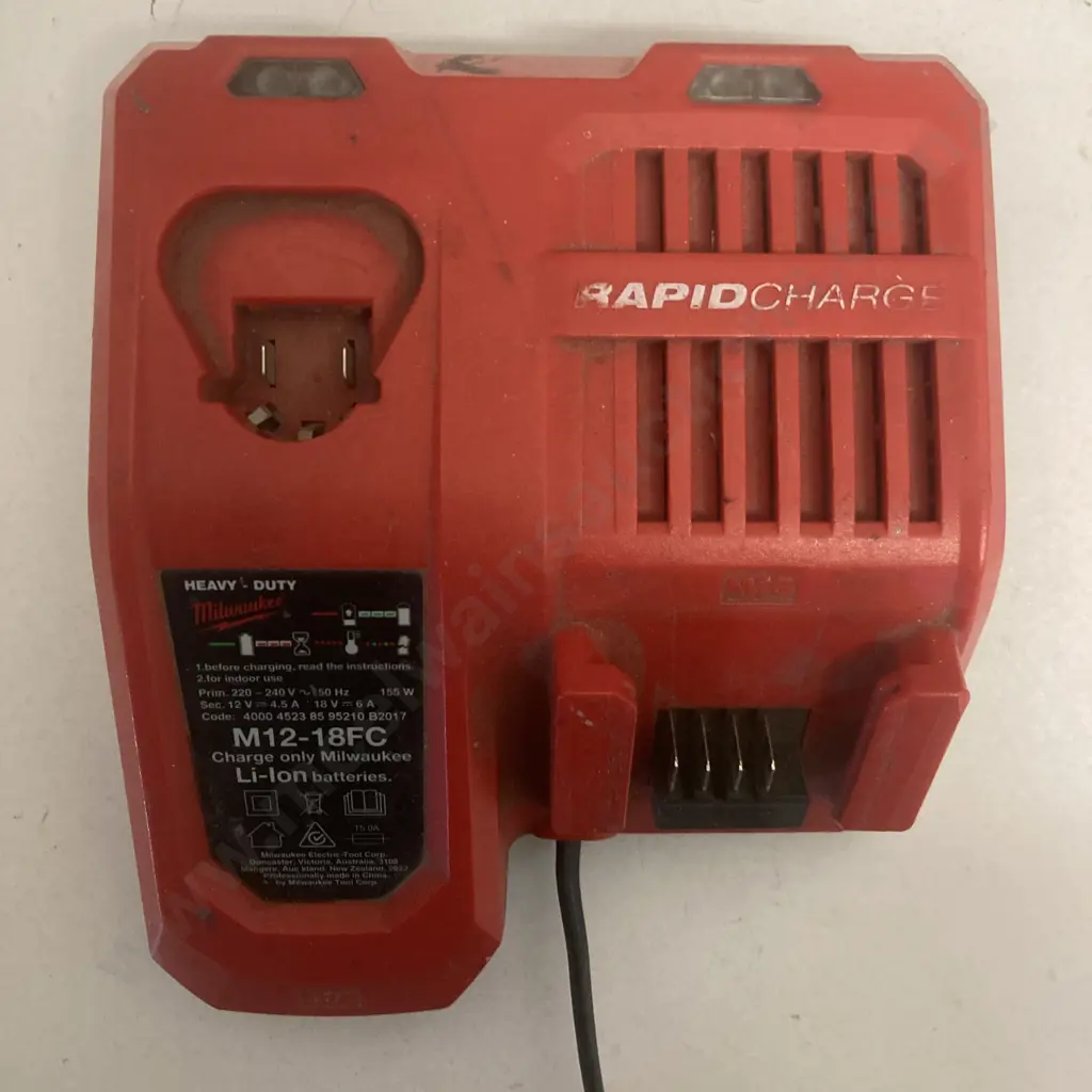 Milwaukee M18 BBL 18V Blower, 5.0Ah Battery & M12-18FC Charger (No Nozzle On Blower) Image 1++