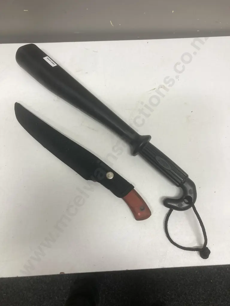 Aftco Fish Bat & Blade Runner Filleting Knife & Sheath Image 1++
