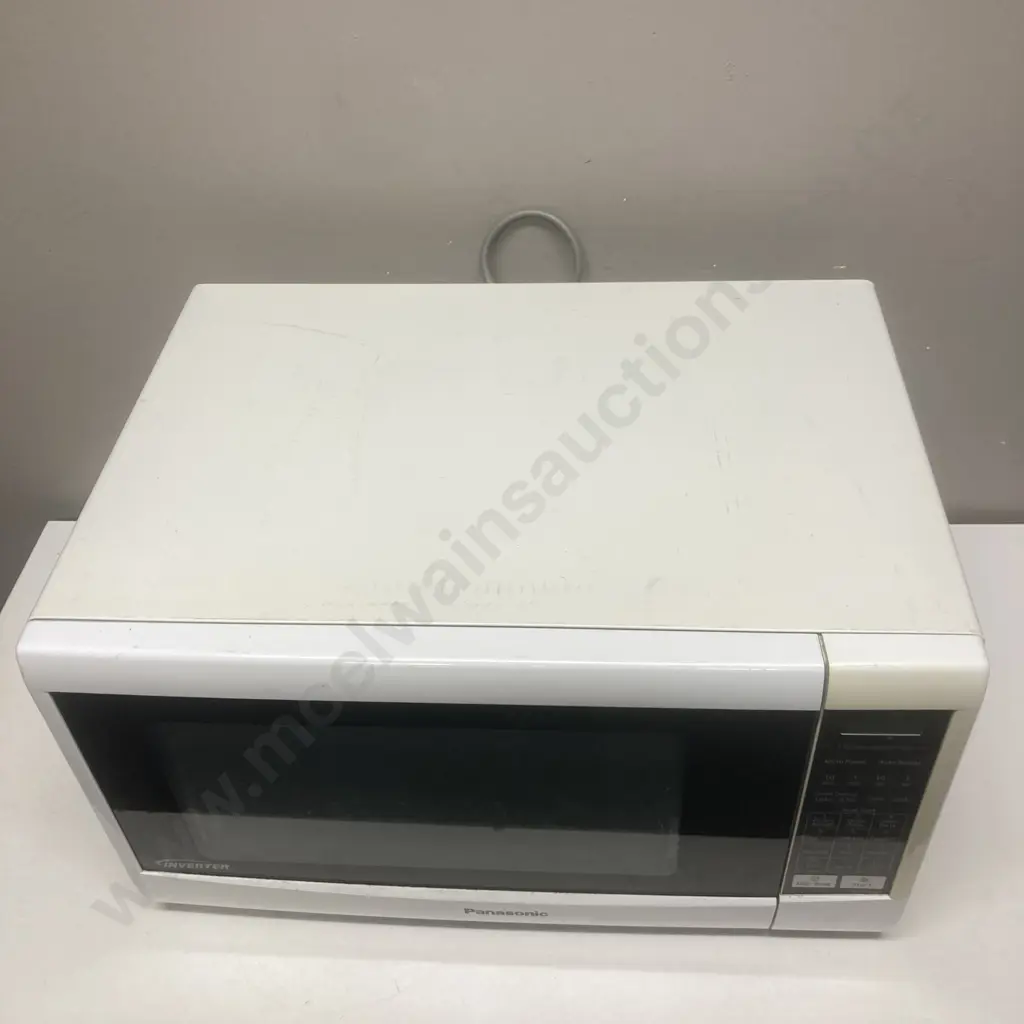 Panasonic Inverter 32 Litre Microwave. Model NN-ST656W Image 1++